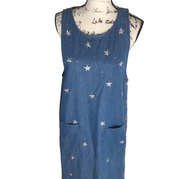 Quacker Factory Dresses & Skirts - Quacker Factory Denim Maxi Dress With Embroidered Stars and Front Pockets